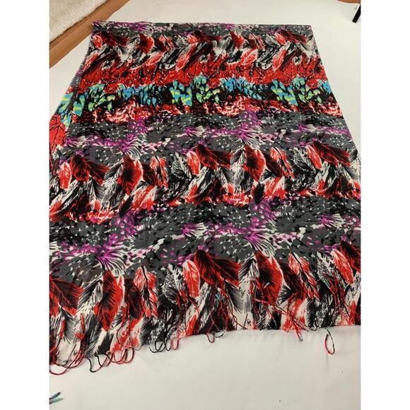 Women’s Vintage In Style Multicolor Printed Fringed Trim Rectangle Scarf Wrap. - Picture 1 of 8